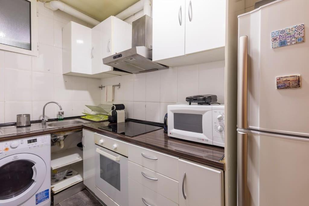 Subway Station Apartment Near Camp Nou L'Hospitalet de Llobregat Eksteriør bilde