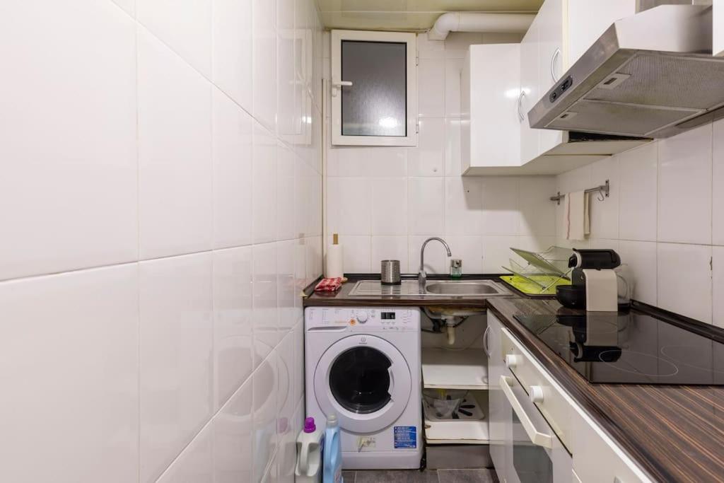 Subway Station Apartment Near Camp Nou L'Hospitalet de Llobregat Eksteriør bilde